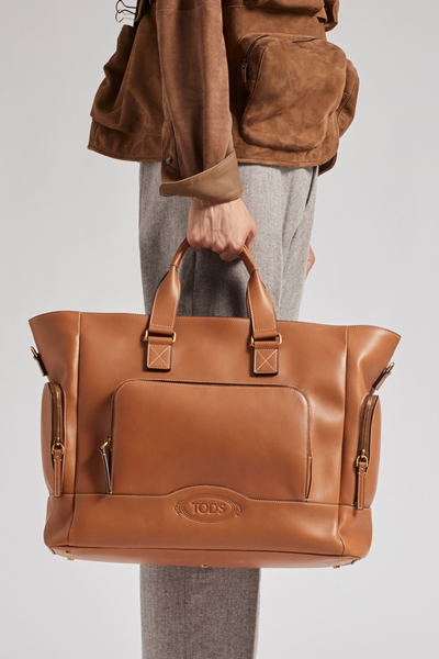 مجموعة Tod’s الرجالية لربيع وصيف 2020... تصاميم خفيفة بجودة عالية